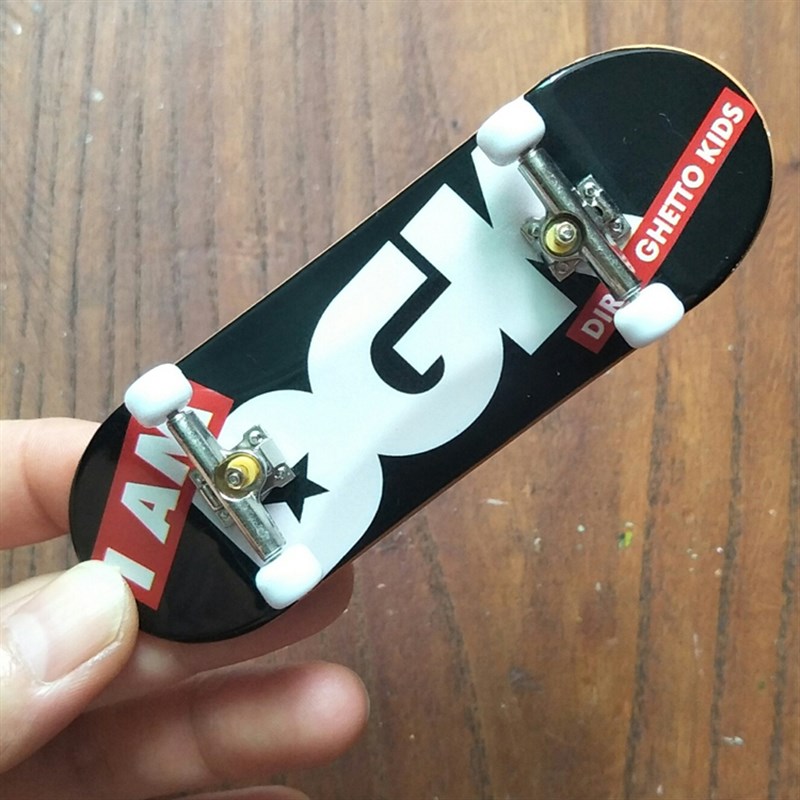 1906 BLACK DGK WHITE WHEEL